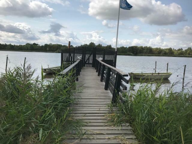 Centralt I Gentofte I 2 Plan, Ved S-Tog Og Busser Exterior photo